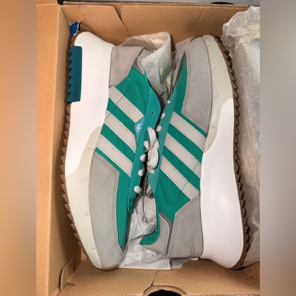 Men’s Adidas Retropy F2 sneaker